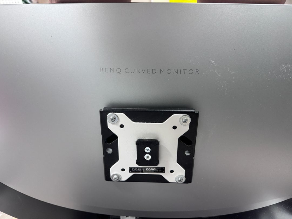 벤큐 32인치 커브드 144hz QHD + 카멜 모니터암 이미지