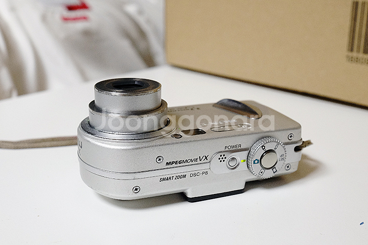 (빈티지 레트로 디카) 소니 사이버샷 DSC-P8 실버 팝니다 -신품호환베터리 포함--5