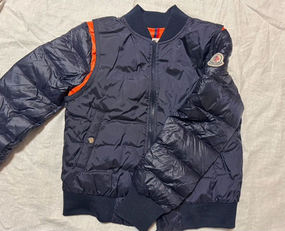 몽클레어 키즈 경량패딩 봄버형 정품 / 지퍼고장 / AS가능 / 7만원 이미지