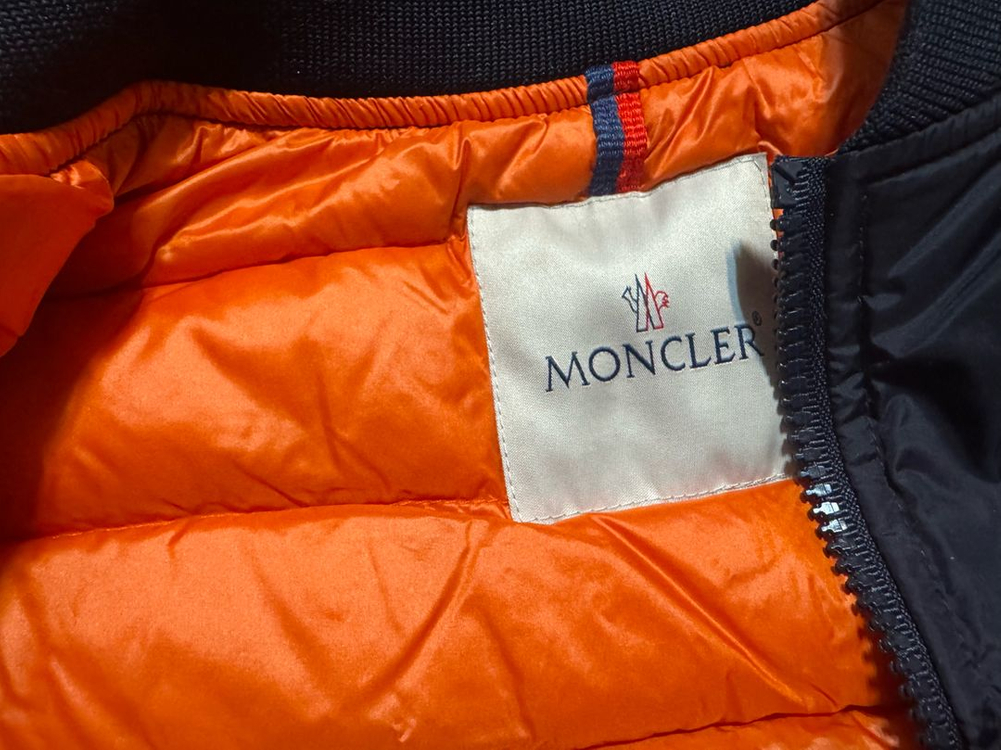몽클레어 키즈 경량패딩 봄버형 정품 / 지퍼고장 / AS가능 / 7만원 이미지