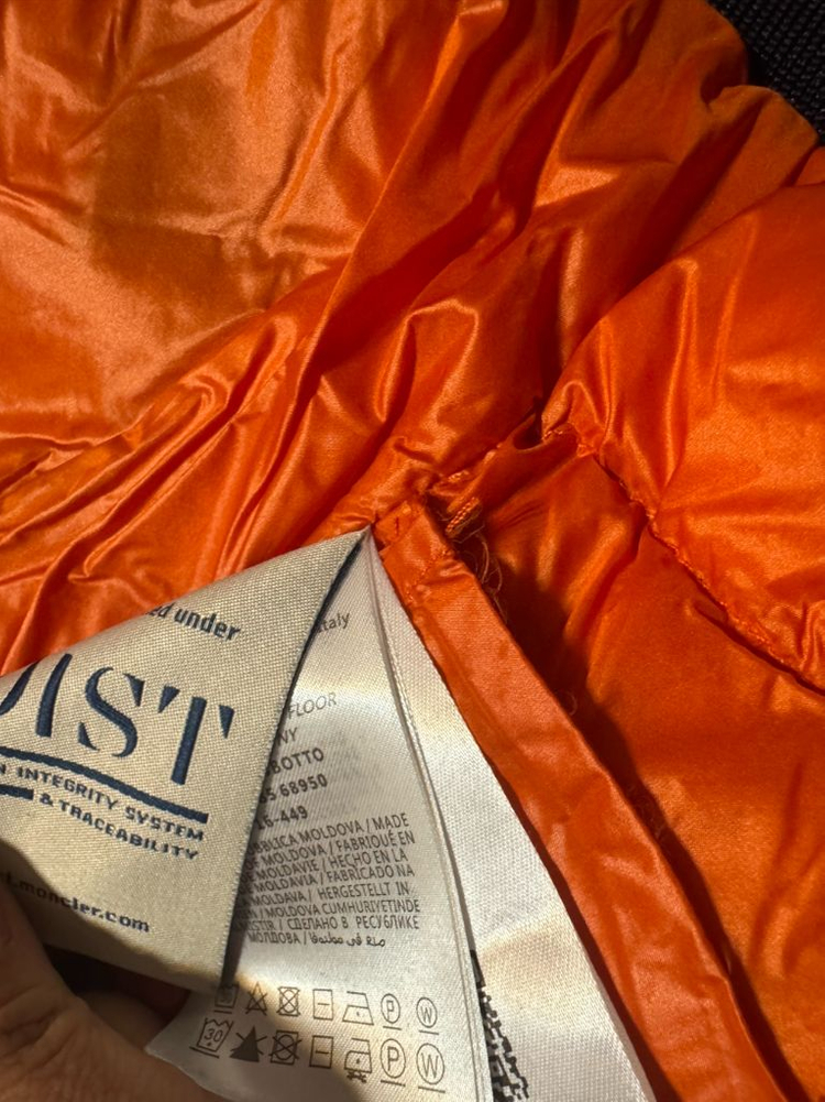 몽클레어 키즈 경량패딩 봄버형 정품 / 지퍼고장 / AS가능 / 7만원 이미지