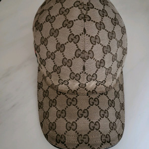 구찌 GG 캔버스 볼캡L(59)사이즈 판매합니다