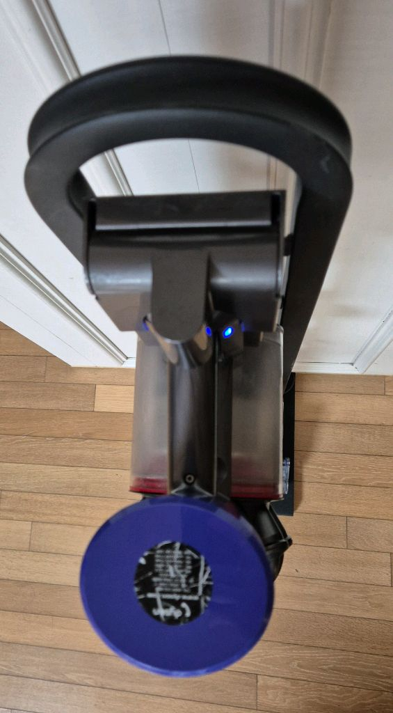 다이슨 무선청소기 v8 천안직거래--2