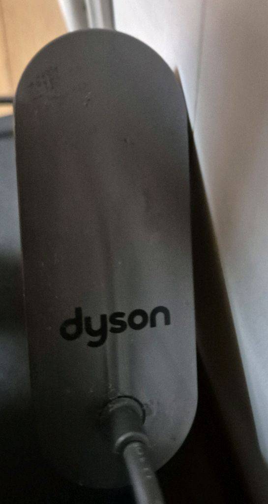 다이슨 무선청소기 v8 천안직거래--5