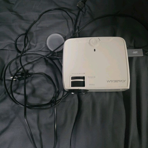 조이빔 미니 빔프로젝터 / 정상작동 (외관 얼룩 좀 잇어요 ㅠㅠ)