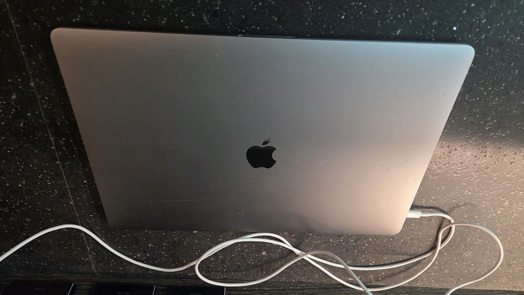 맥북 프로 a1990 / 전원 안켜짐--3