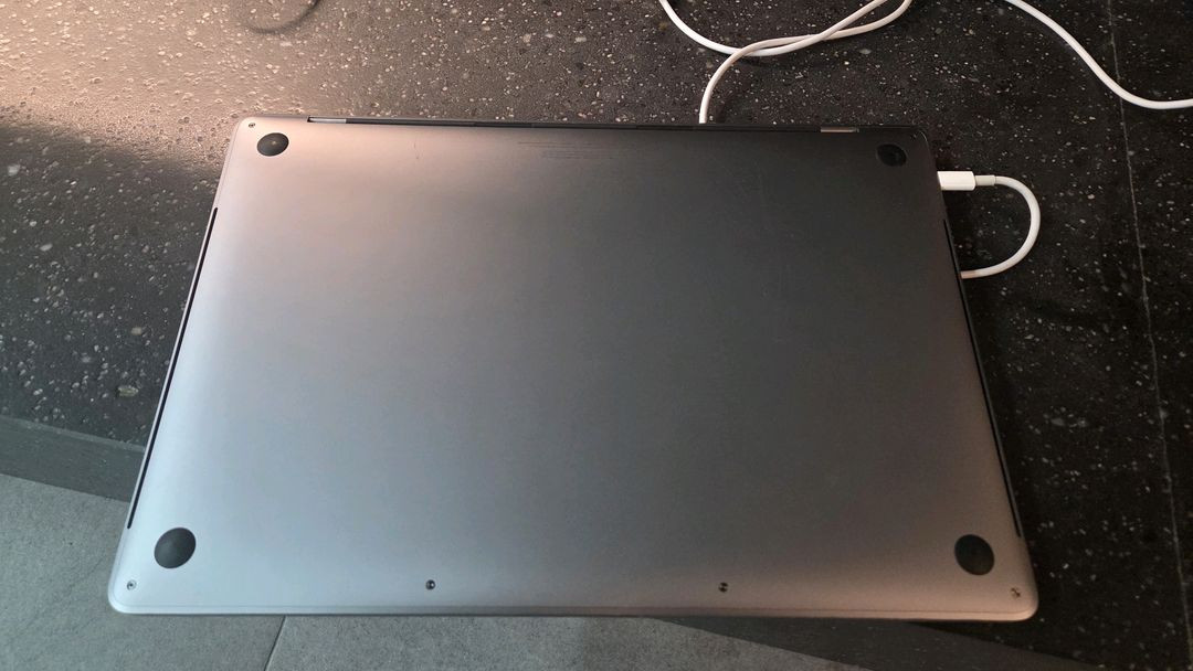 맥북 프로 a1990 / 전원 안켜짐--4