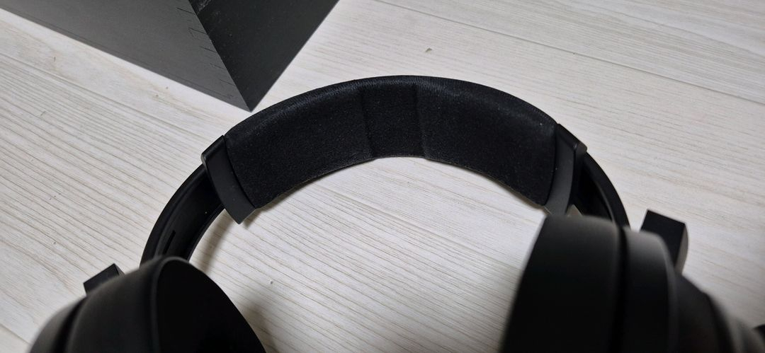 젠하이져 HD820 밀폐헝 헤드폰 팝니다.마지막 가격다운--6