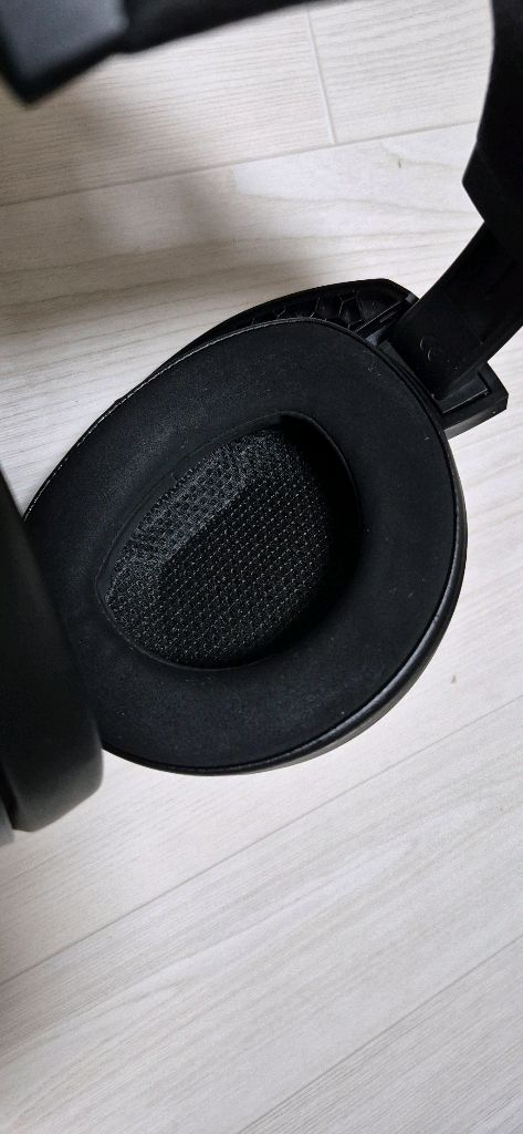 젠하이져 HD820 밀폐헝 헤드폰 팝니다.마지막 가격다운--7