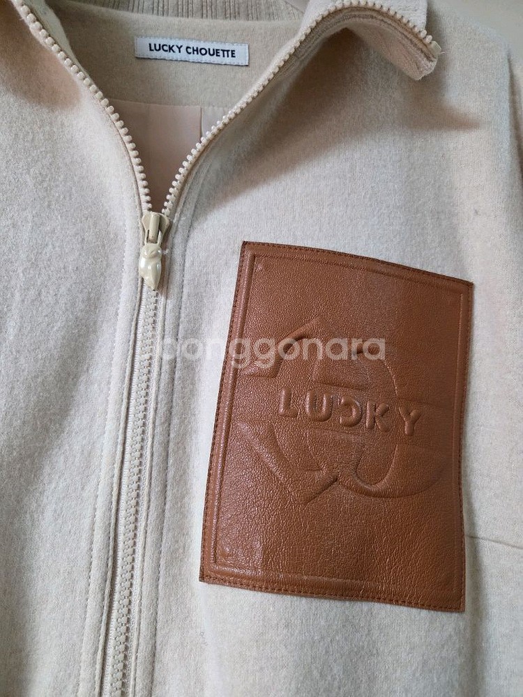 럭키슈에뜨 양가죽패치 반집업 원피스--2