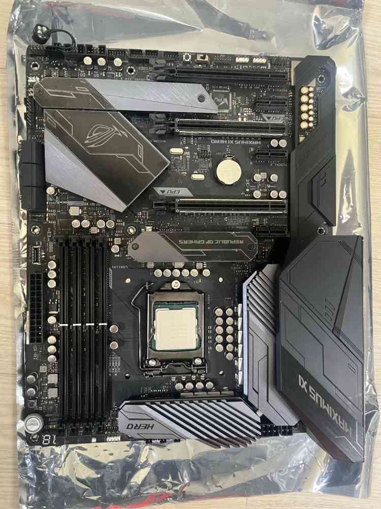 인텔 9세대 i9 9900KF cpu + z390 막시 히어로 메인보드--2