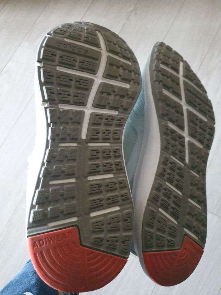 아디다스 여성 운동화 245호--2