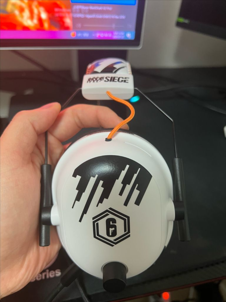 레이저 블랙샤크 V2 Pro Siege 스페셜 에디션--1