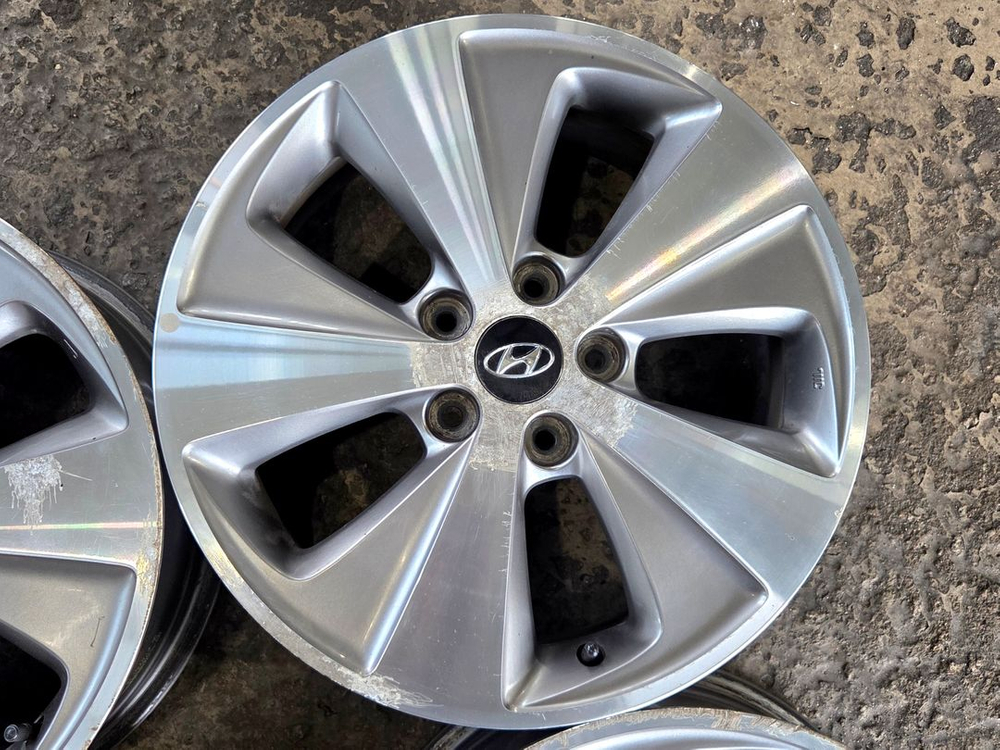 yf소나타 하이브리드 17인치휠 pcd114.3 k5 그랜저 아반떼 그랜저 k7 등 이미지