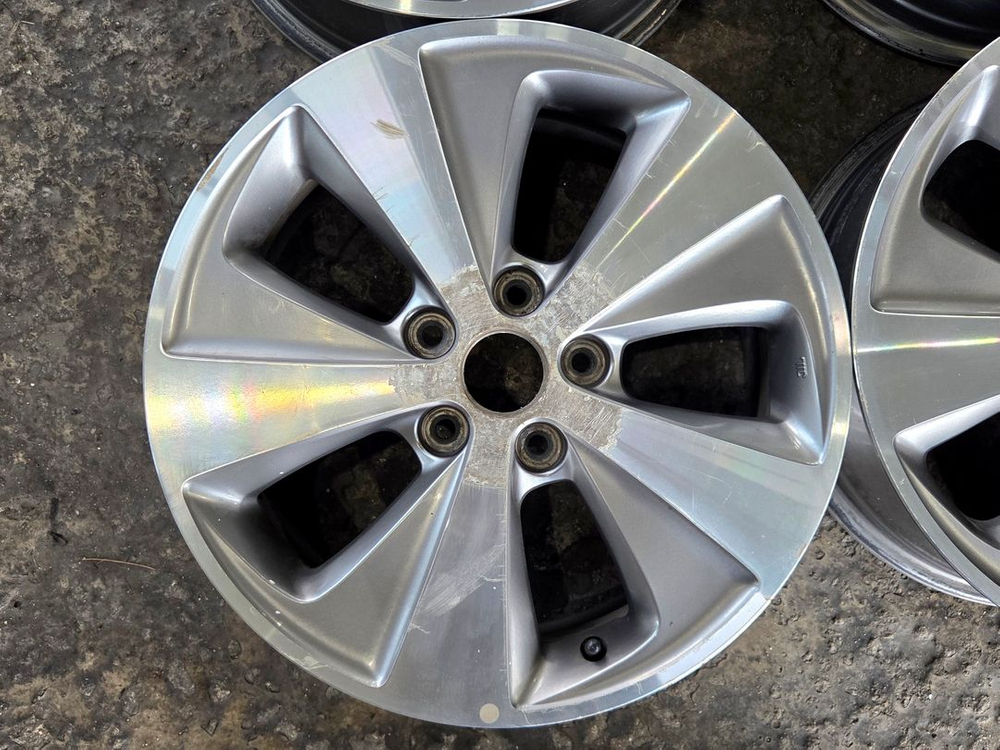 yf소나타 하이브리드 17인치휠 pcd114.3 k5 그랜저 아반떼 그랜저 k7 등 이미지