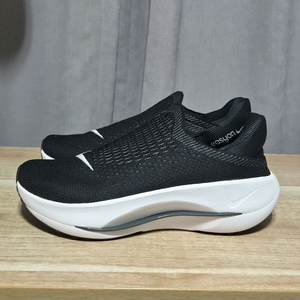 나이키 우먼 레이나 이지온 운동화 235사이즈 새제품(노박스)