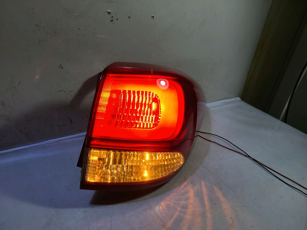 올뉴카렌스 테일램프/데루등/후미등 조수석 (92402-A4) 이미지