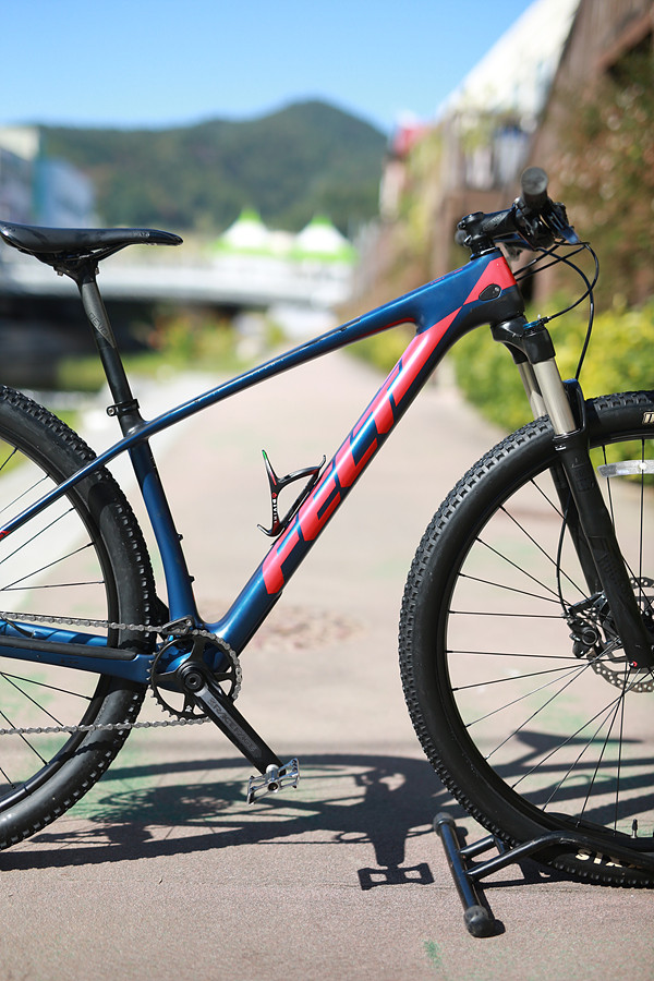 *주행거리 짧음*20년 펠트 *카본완성차* 16인치-29인치---4