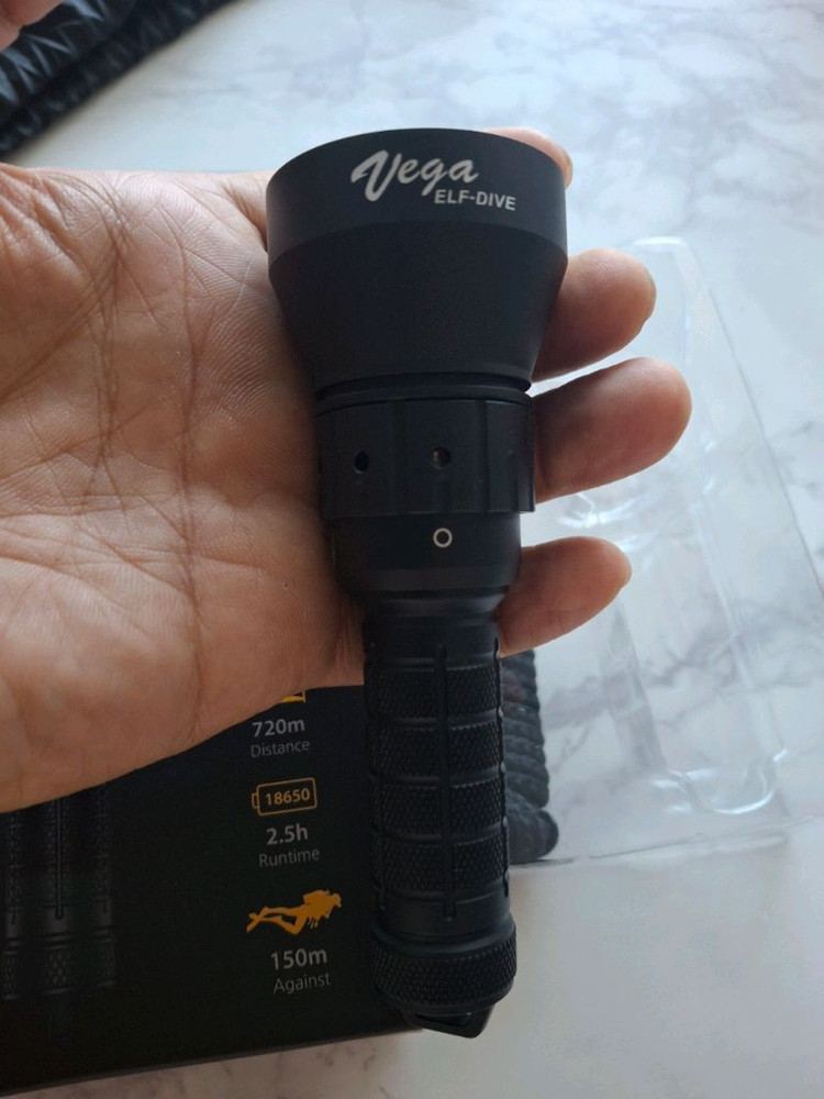 엘프다이브 베가 다이빙랜턴 해루질랜턴 수중랜턴 이미지