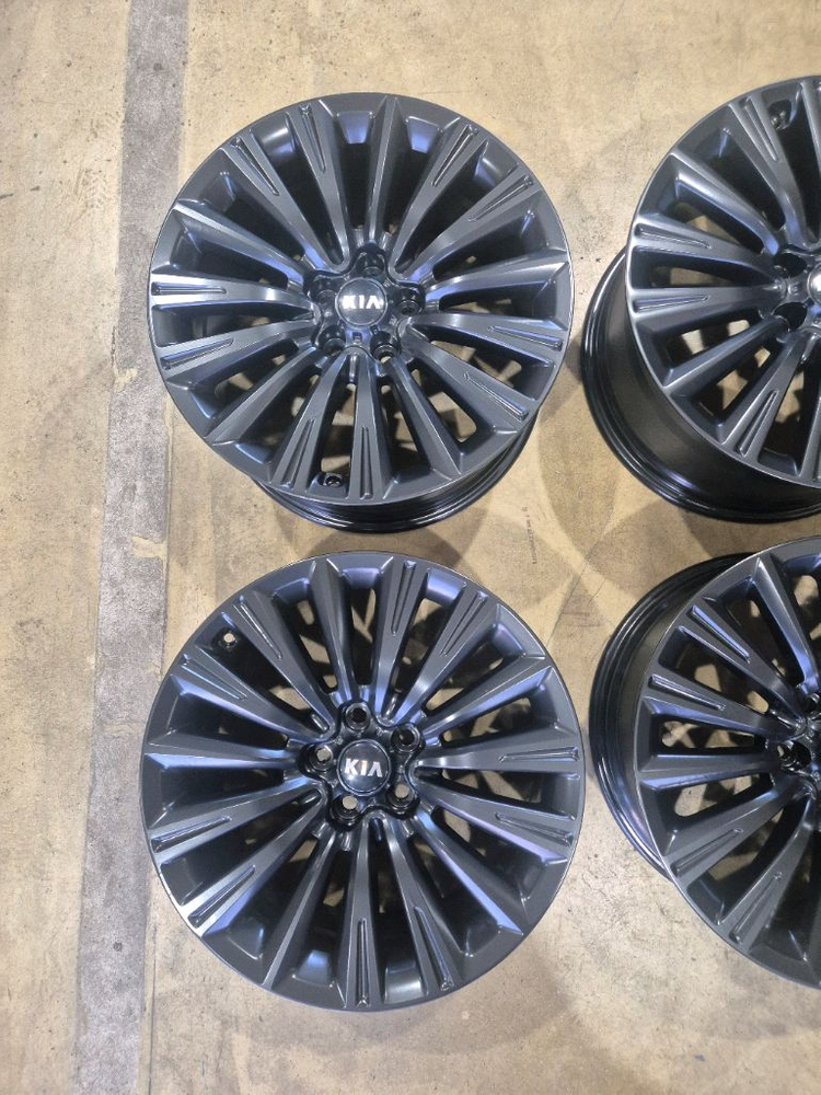 k9 19인치 블랙휠(분체도장 후 미장착) 이미지