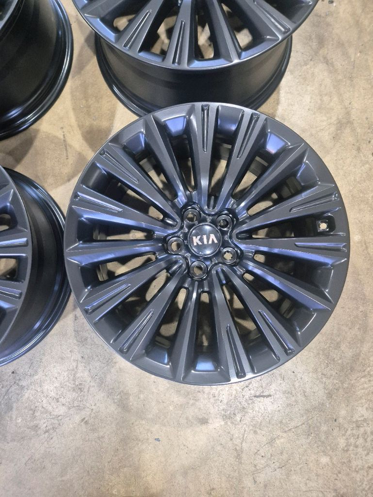 k9 19인치 블랙휠(분체도장 후 미장착) 이미지