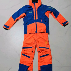 2324 온요네 스키복 ONYONE DEMO TEAM OUTER JACKET+PANTS M서이즈 170.