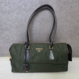 정품 프라다 리나일론 숄더백