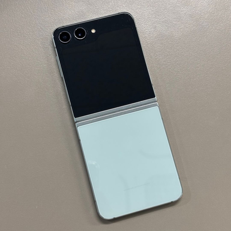 *대용량* 갤럭시Z플립5 민트색상 512용량 미파손 무잔상 상태좋은 특A급 단말기--0