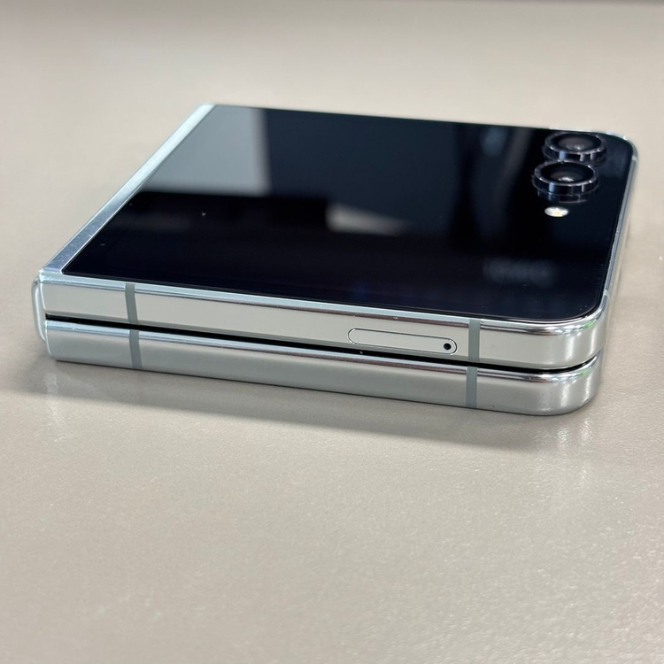 *대용량* 갤럭시Z플립5 민트색상 512용량 미파손 무잔상 상태좋은 특A급 단말기--6