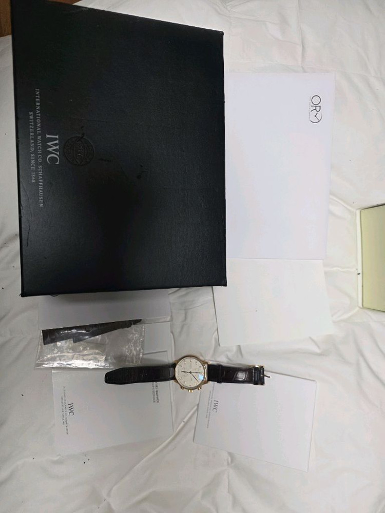 iwc 크로노그래프 시계 이미지