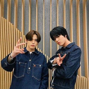 디올 오블리크 데님(청) 자켓 44 사이즈 판매 합니다.