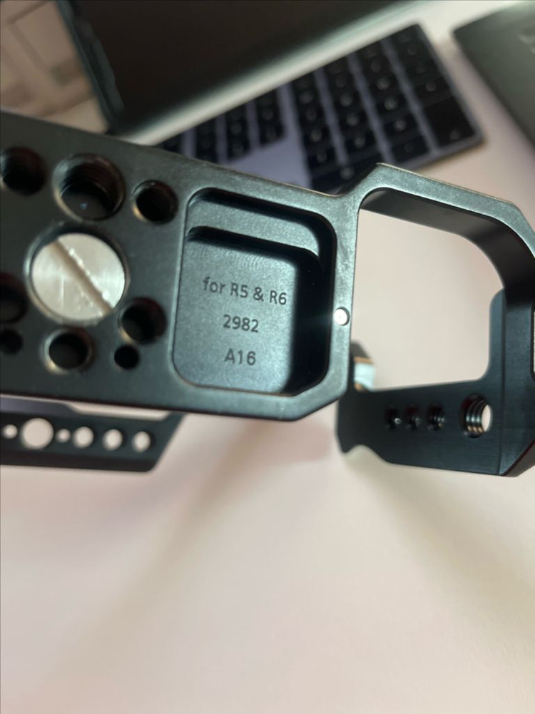 스몰리그 2982 캐논 R5,R6 케이지 팔아요.--3