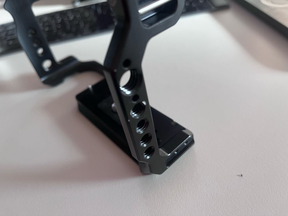 스몰리그 2982 캐논 R5,R6 케이지 팔아요.--4