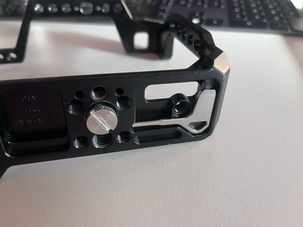 스몰리그 2982 캐논 R5,R6 케이지 팔아요.--6