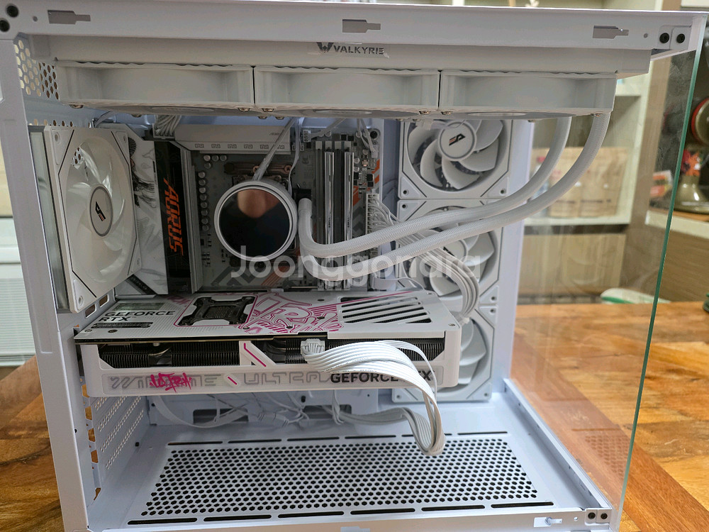 7800x3d 5070 화이트 게이밍 데스크탑 pc 팝니다--3