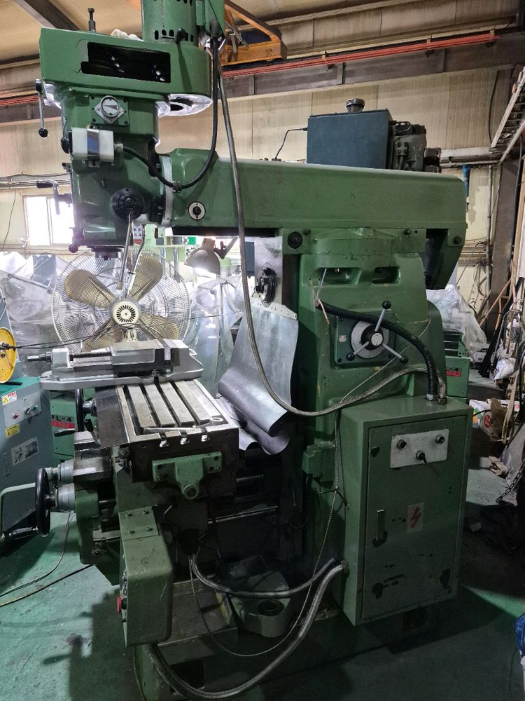 범용밀링 복합밀링 흥환밀링 x축 1350 테이블 이미지