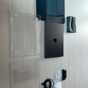 맥북 프로 14 M3 Pro 스페이스 블랙,매직마우스 등 일괄 이미지