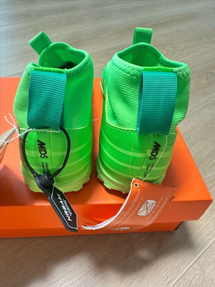 나이키 JR 줌 슈퍼플라이 9 아카데미 풋살화 225--1