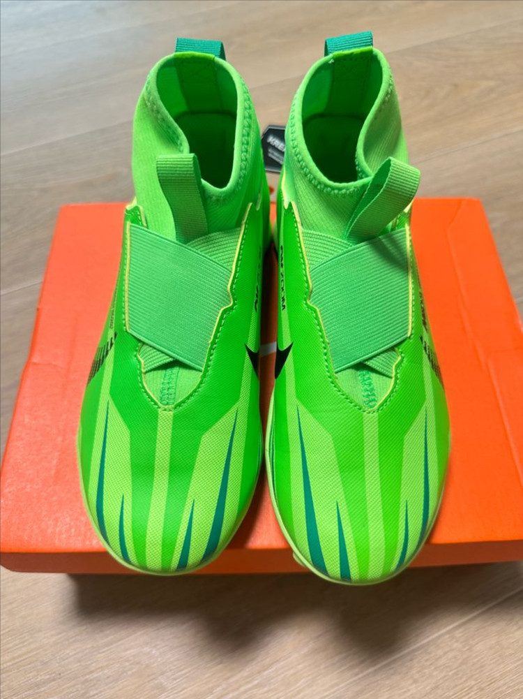나이키 JR 줌 슈퍼플라이 9 아카데미 풋살화 225--2