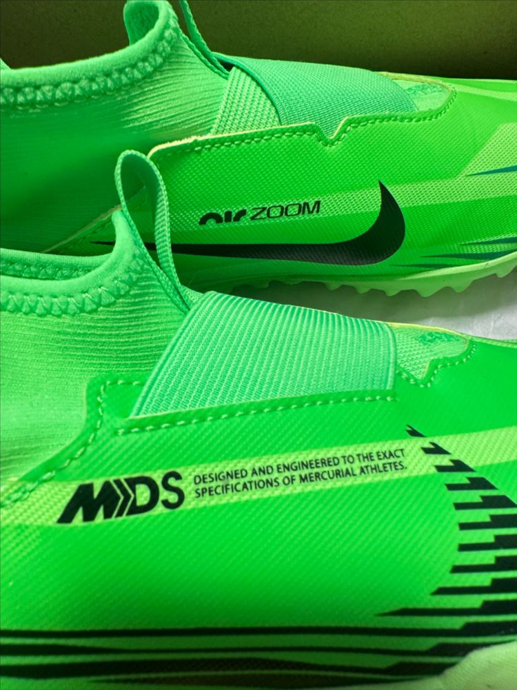 나이키 JR 줌 슈퍼플라이 9 아카데미 풋살화 225--4