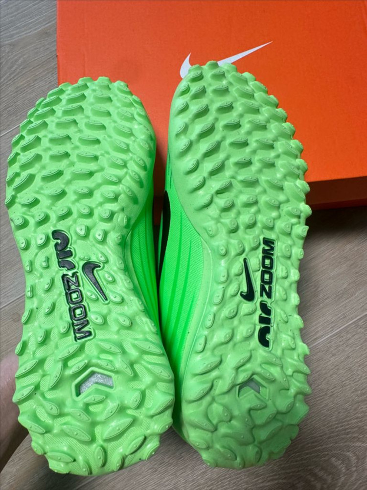 나이키 JR 줌 슈퍼플라이 9 아카데미 풋살화 225--5