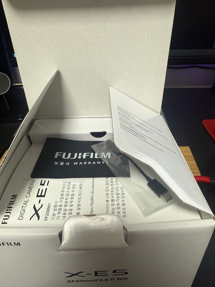 X-E5 카메라 풀박스 실버렌즈킷 92컷 ,악세서리 모두 포함--4