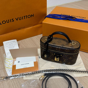 신상 루이비통 베니티 체인 파우치/풀박ㅇ 영수증ㅇ