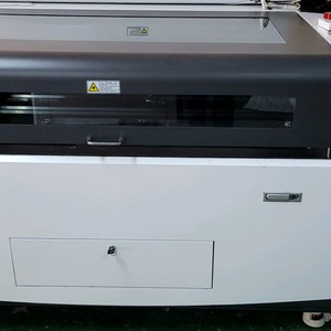 CO2 비전 레이저 커팅기