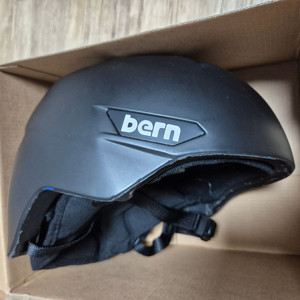 번 (bern) 주니어 스노우보드/스키 헬멧 이미지