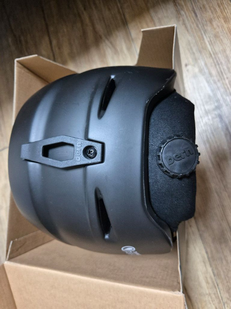 번 (bern) 주니어 스노우보드/스키 헬멧 이미지