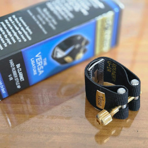 로브너 베르사 클라리넷 리가춰 판매합니다.