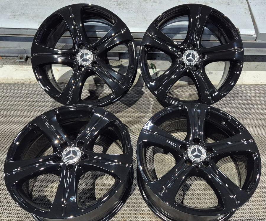 벤츠 E클래스 18인치 W213 블랙 중고 휠 팝니다.--0