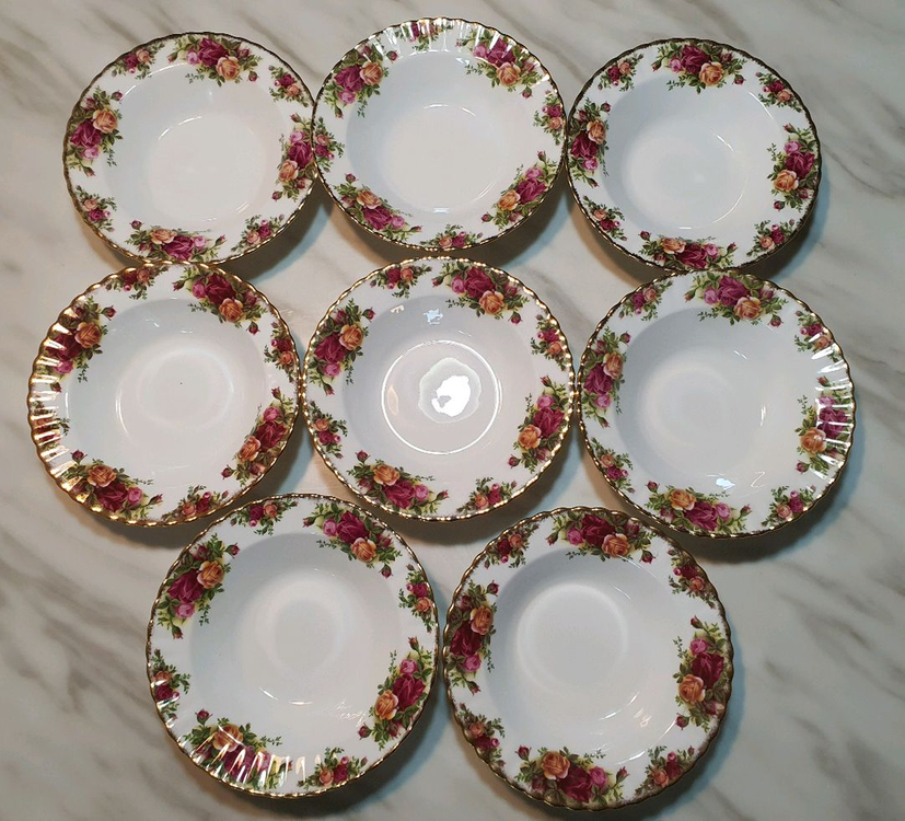 빈티지 영국 로얄알버트 황실장미 림스볼20cm개당값--1