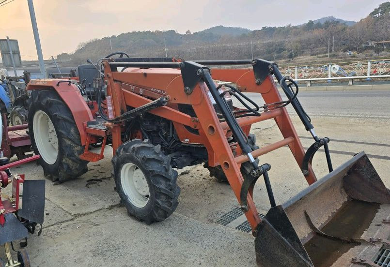 대동 D400 트렉터 2008--2